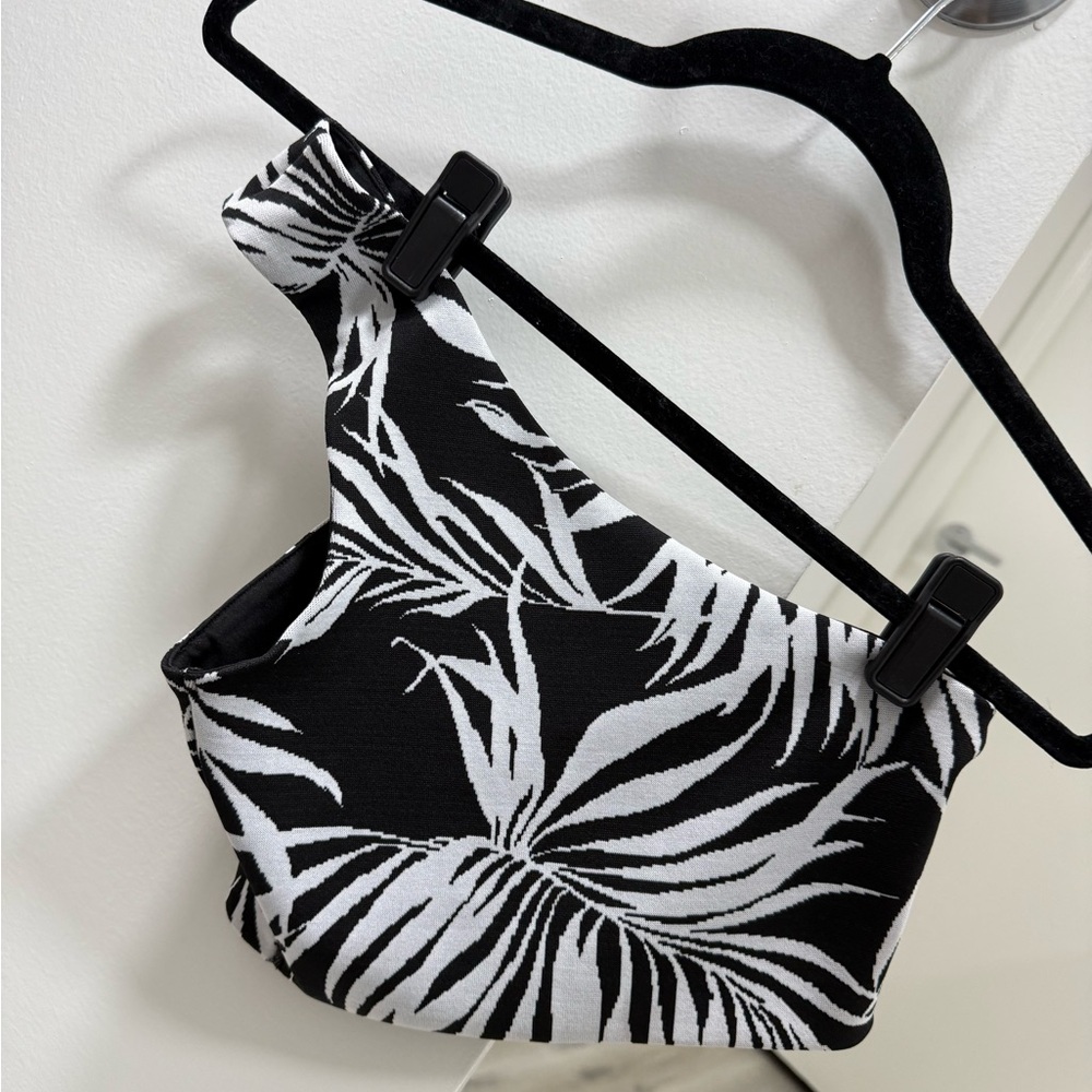 Black and White Leaf Print Women's Top